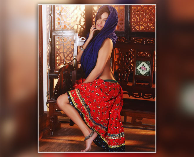 poonam pandey fall in love inside 