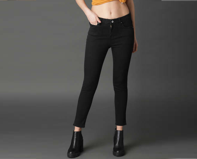 shraddha kapoor airport look