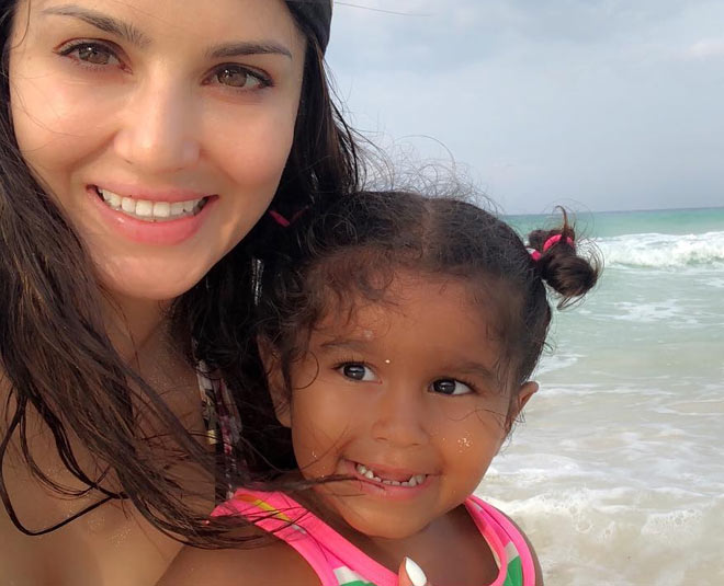 sunny leone with daughter nisha weber inside 