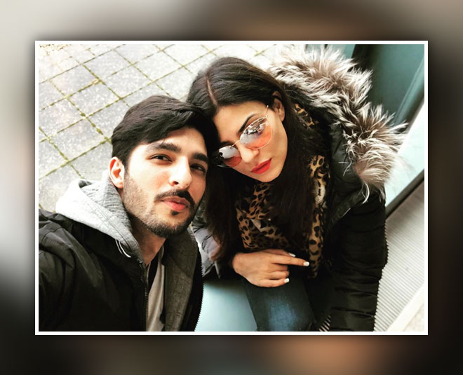 sushmita sen rohman shawl love inside 