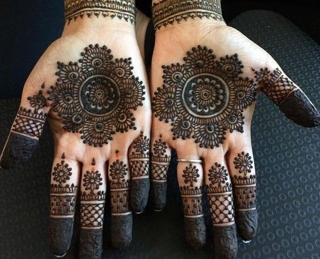 trending minimal  mehendi designs  for bride inside 
