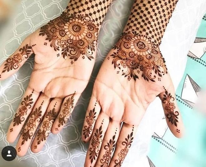 trending minimal  mehendi designs  for bride inside 