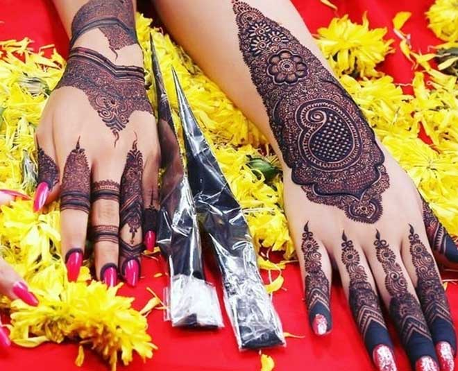 trending minimal  mehendi designs  for bride inside 
