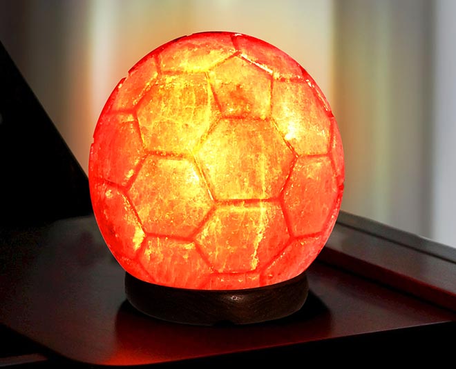 Astrologer And Vastu Expert On 4 Tips And Benefits Of Salt Lamp