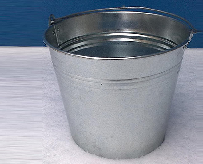 bathroom bucket vastu