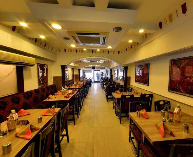 Best Places To Eat Tasty Vada Pav In Delhi In Hindi-दिल्ली में रहकर