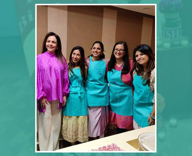 isha ambani celebrated birthday with nita ambani five