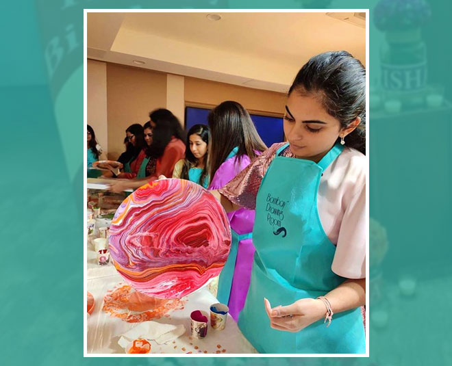 isha ambani celebrated birthday with nita ambani four