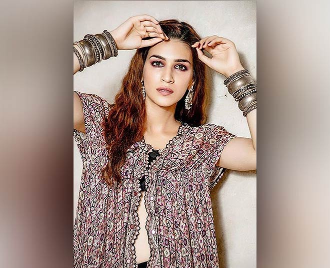 kriti sanon red dress style inspo ()