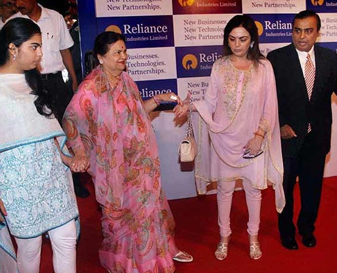 nita ambani reliance agm bag collection