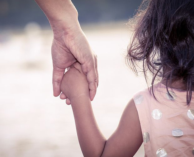 parenting style getting judged ()