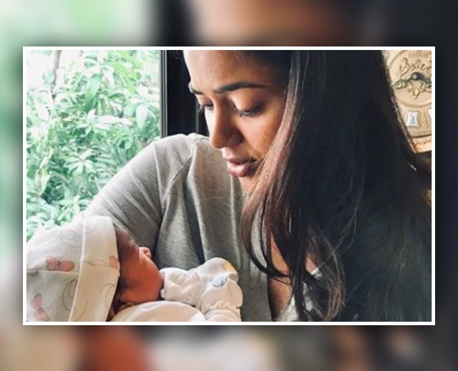 समीरा रेड्डी और अक्षाइ वार्दे sameera little baby fgirl pic