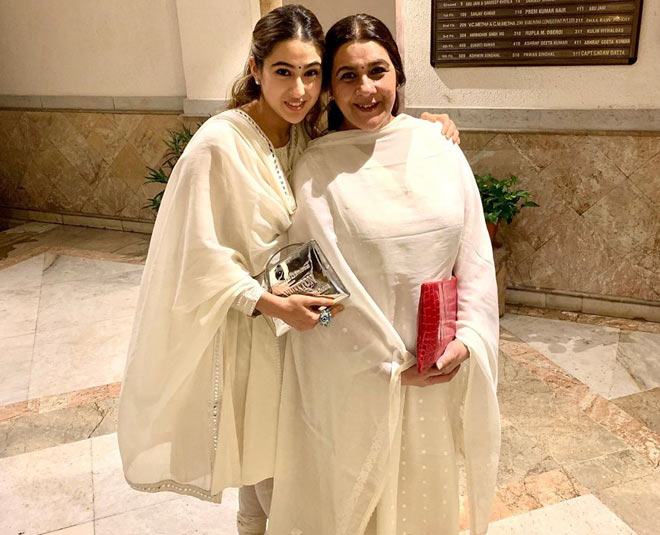 sara ali khan write share emotional post for mother amrita singh insie 