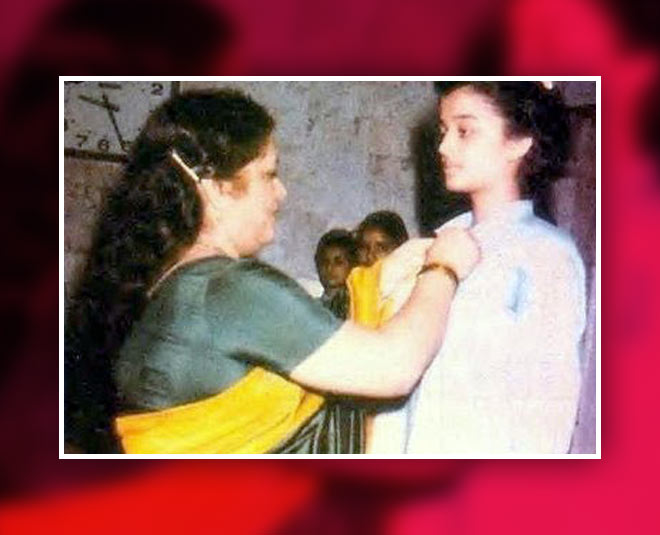 unseen  old  pictures  of  Aishwarya  rai  bachchan school