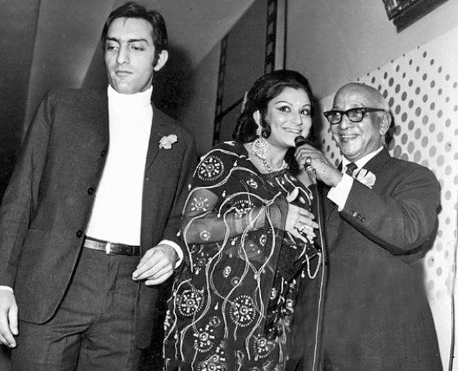 unseen pictures of sharmila tagore and mansoor ali khan inside 