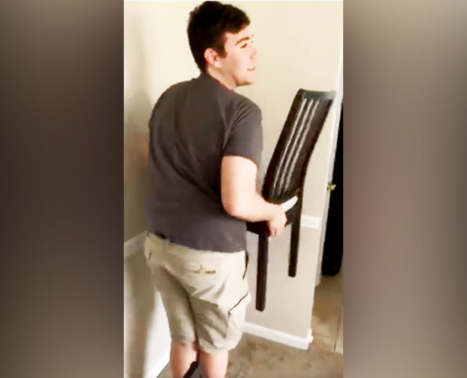 Women are Winning in The Viral Tiktok Chair Challenge on Twitte In Hindi