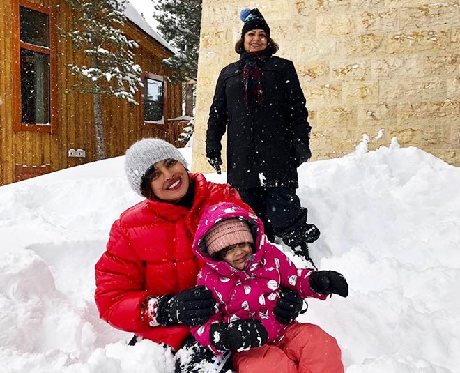 Priyanka chopra and nick jonas romantic holiday  pictures