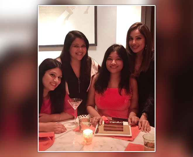 bipasha party inisde