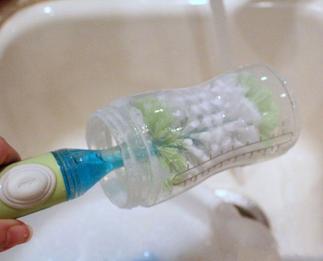 How To Clean The Water Bottle how to clean the water bottle HerZindagi