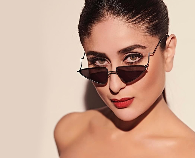 kareena kapoor black dress ramp walk lakme fashion week shantanu and nikhil inside 
