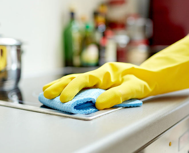 kitchen cleaning inside