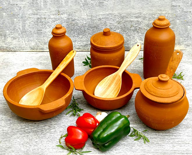 Mitti ke Bartan: Benefits of Clay Utensils Tasty and Healthy food In Hindi  | benefits of clay utensils tasty and healthy food | HerZindagi