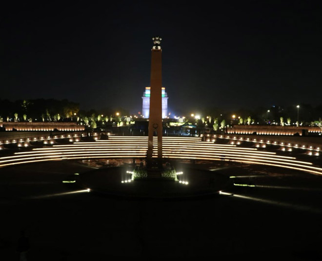 national war memorial at night