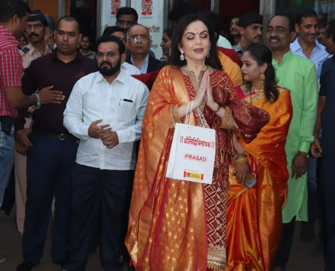 nita ambani mukesh ambani anant ambani wedding card siddhivinayak mandir akash ambani shloka mehta inside