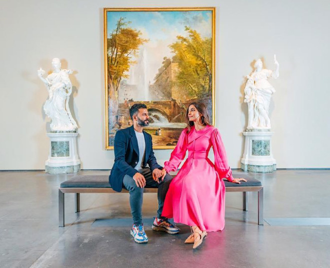 sonam kapoor anand ahuja card ()