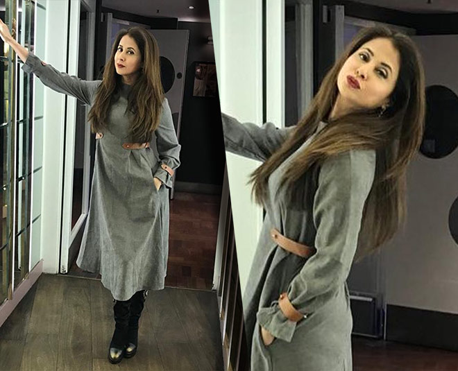 urmila matondkar stylish pics velvet dress inside