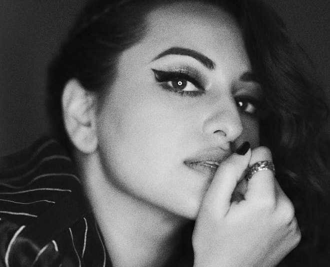 winged eyeliner tips women sonakshi inside