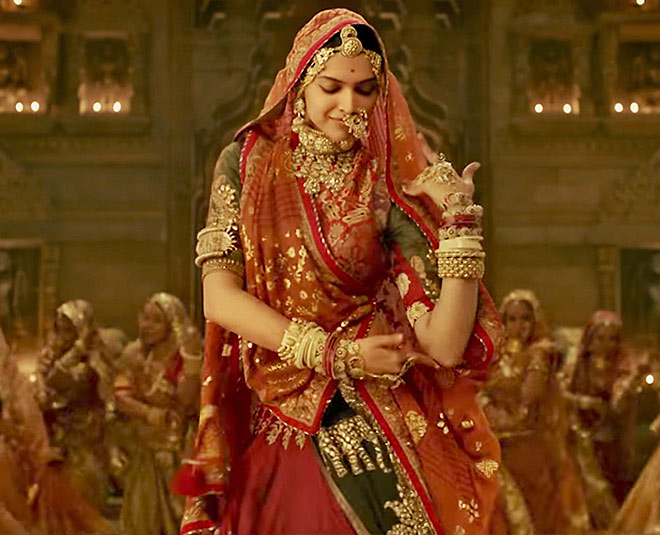 Kangana ranaut manikarnika look goes viral know some more popular queen looks
