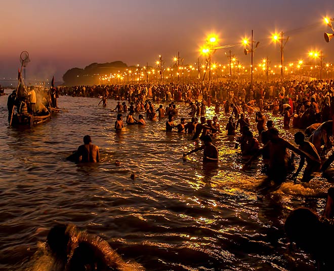 ardh kumbh mela prayagraj  triveni sangam ganga jamuna saraswati inside