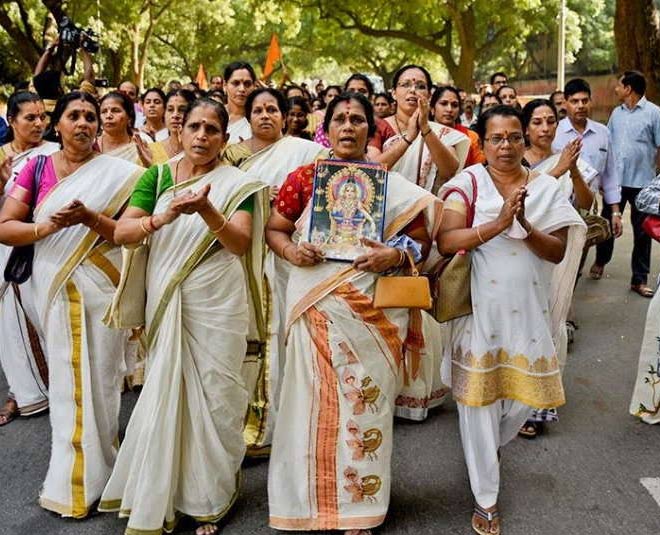 bindu kanakdurga entered sabrimala temple in eight hundred years prayed to lord ayappa made history inside 