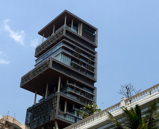 buckingham palace home of british royal family is costlier than antilia mukesh ambani house inside 