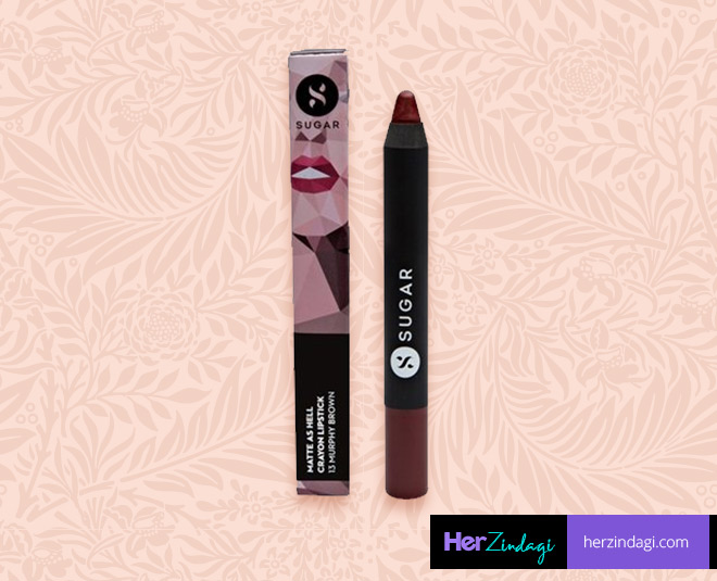 Lipstick crayon with bold color