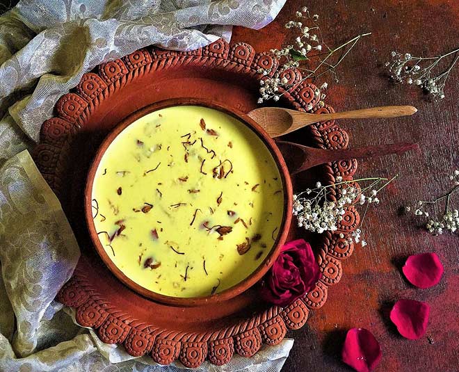 Saffron Face Pack For Oily Skin