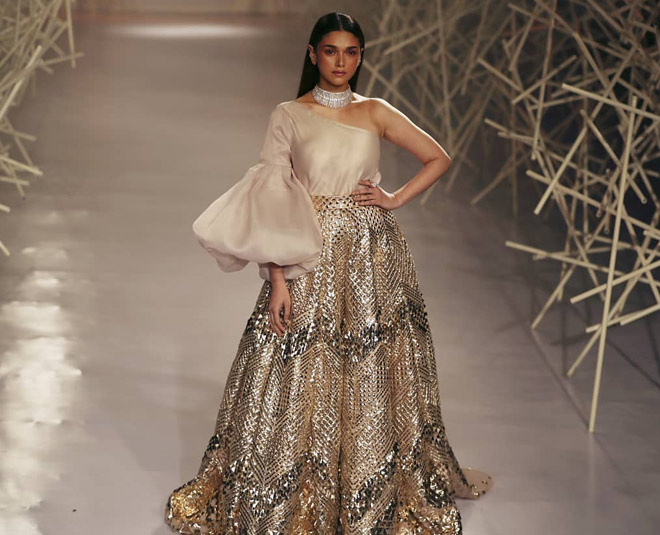 Aditi Rao Hydari's Pink Blouse & Shimmery Gold Skirt Is Perfect For All  Bridesmaids-Aditi Rao Hydari's Pink Blouse & Shimmery Gold Skirt Is Perfect  For All Bridesmaids