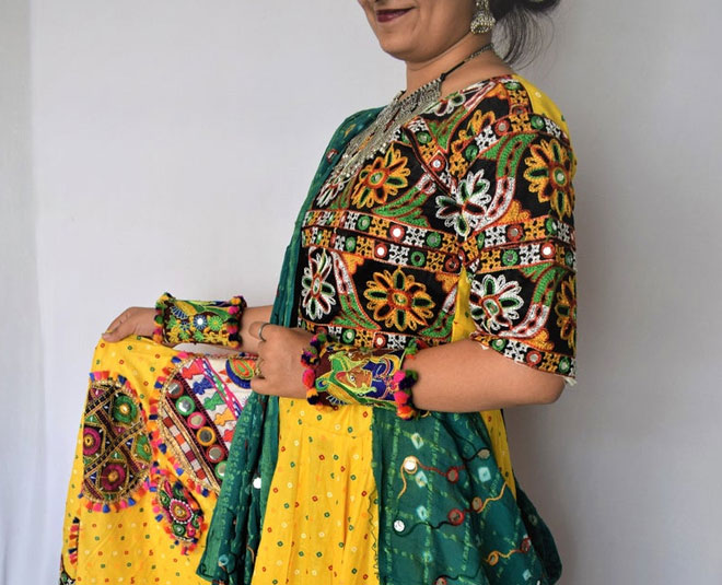 choli designs mirror work inside 