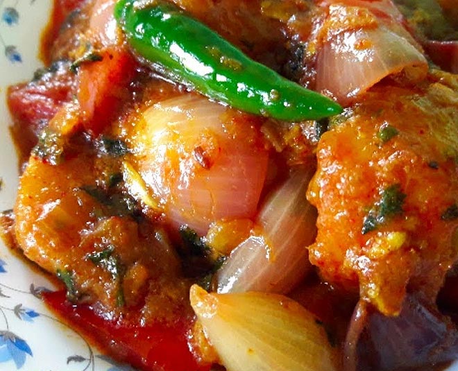 cook aloo do pyaza inside 