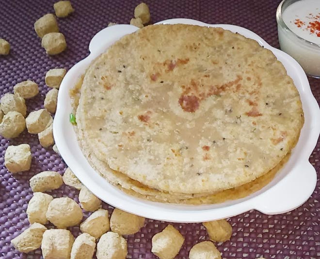 cook soya chaap stuffed paratha inside 