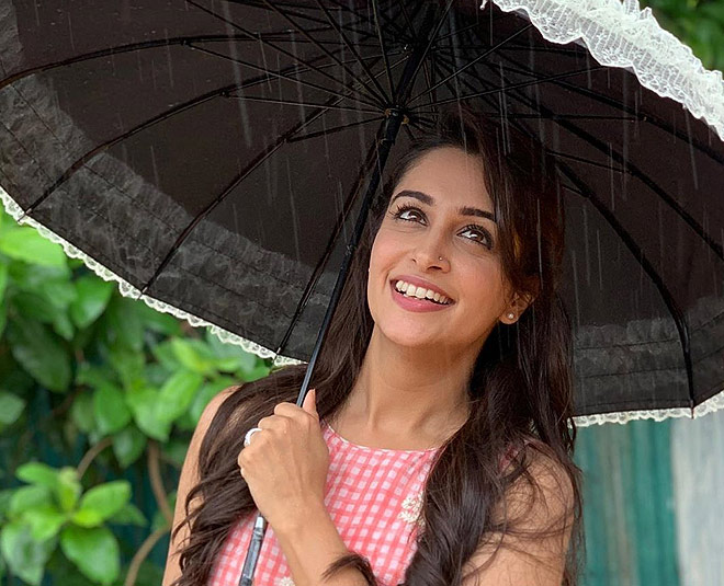 dipika kakar enjoying mumbai rain with husband inside 