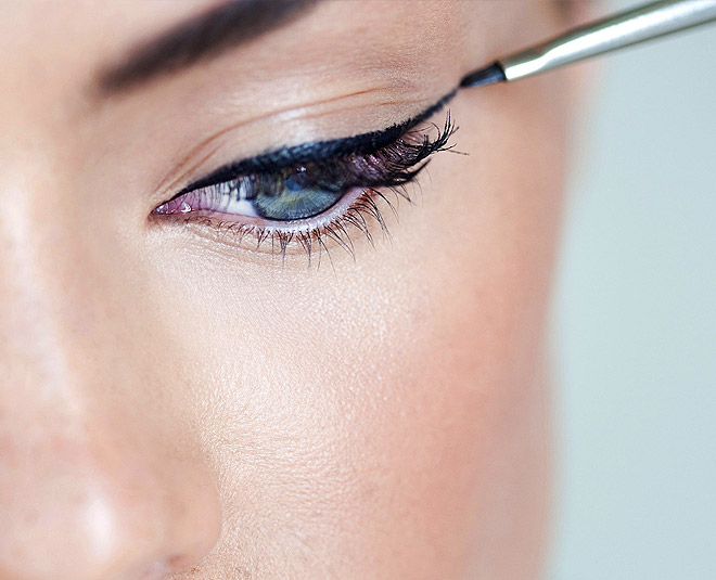 8 टप टपस जनक मदद स नह फलग आईलइनर  How To Prevent Eyeliner From  Smudging And Smearing During Summer