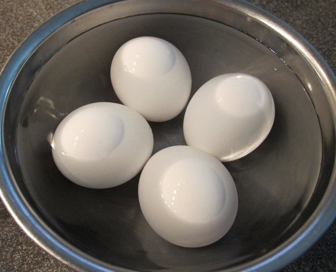 how to find out whether eggs are fresh or not inside