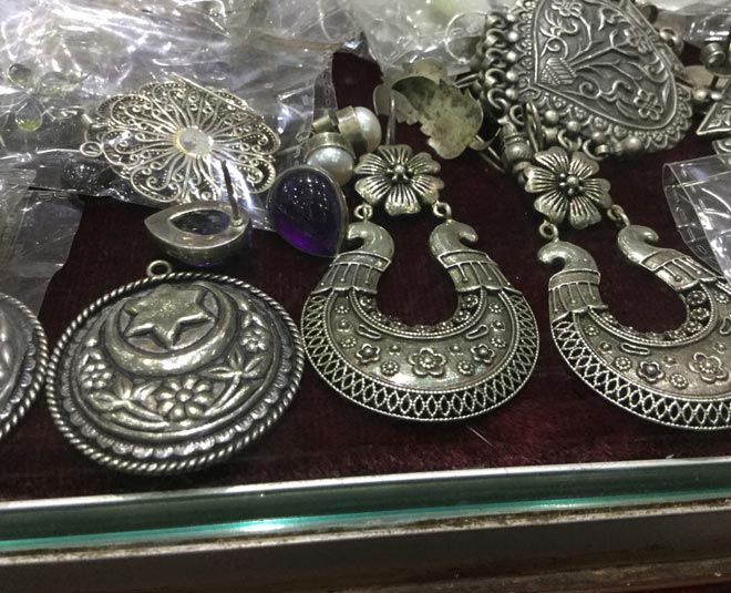 inside  delhi silver jewellery shopping places