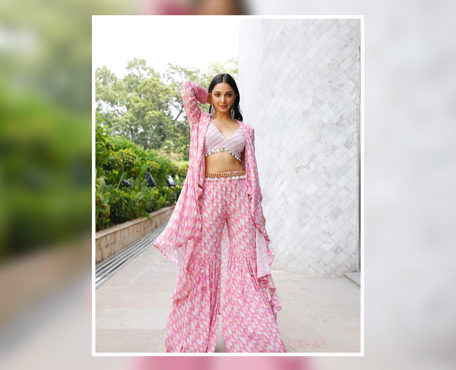 कियारा आडवाणी का फैशनेबल लुक kiara advani stylish inside