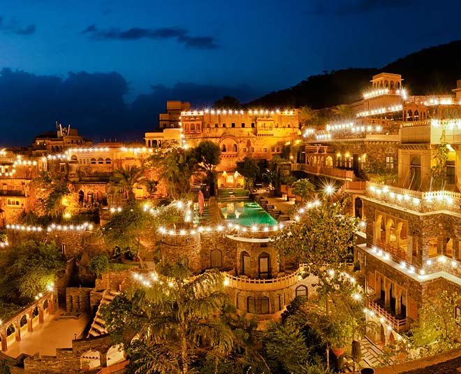 monsoon destination neemrana fort inside 