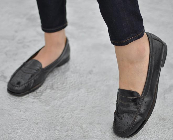 What To Wear And What To Avoid During Monsoon Season HerZindagi