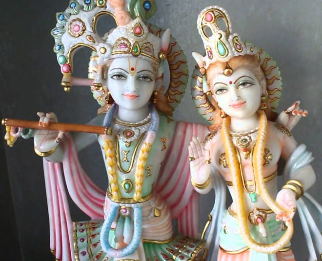 Rules To Gift Radha Krishna Idol According To Vedas | rules to gift