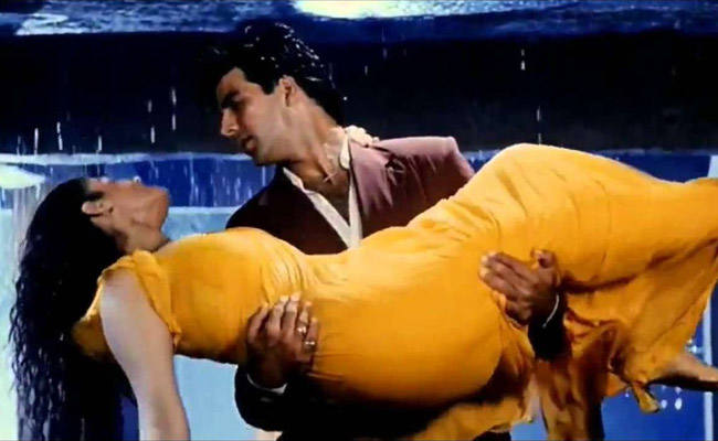 'टिप टिप बरसा पानी' किस फिल्म का गाना है? raveena tip tip pani
